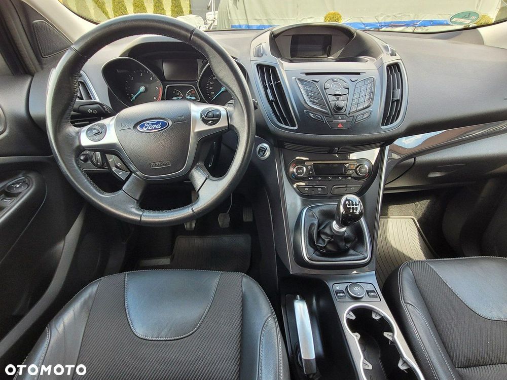 Ford Kuga - 36