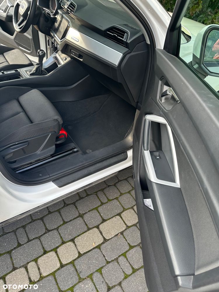 Audi Q3 35 TFSI S tronic - 13