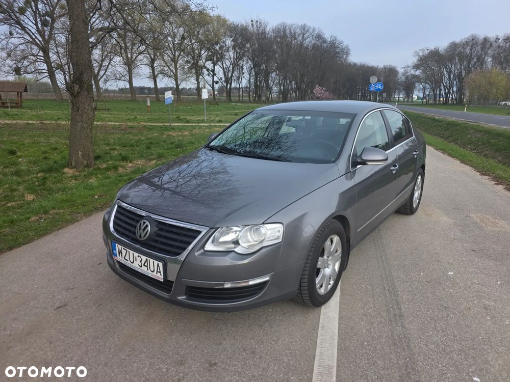 Volkswagen Passat 1.9 TDI Comfortline - 2