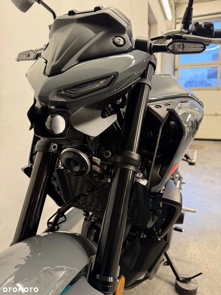 Yamaha MT - 24