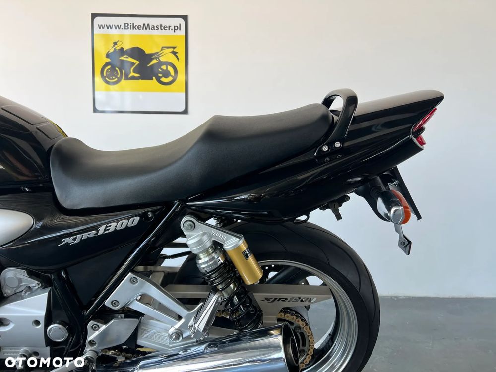 Yamaha XJR - 16