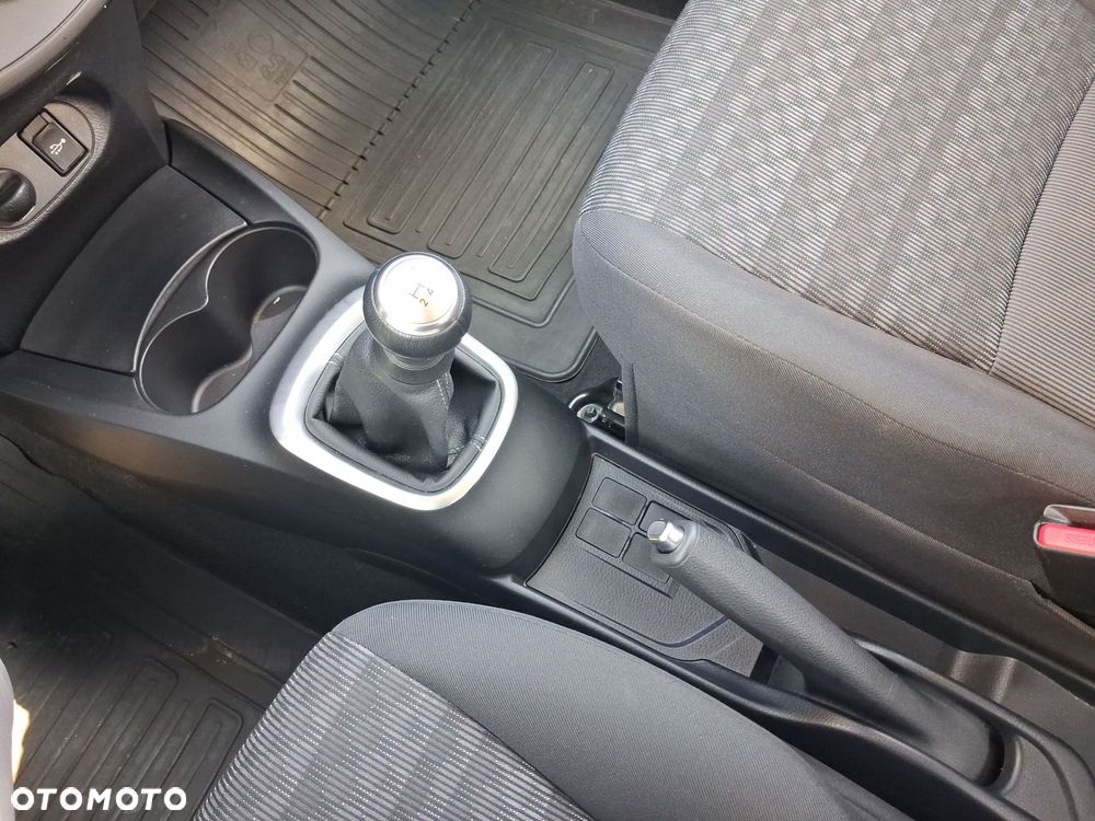 Toyota Yaris - 28