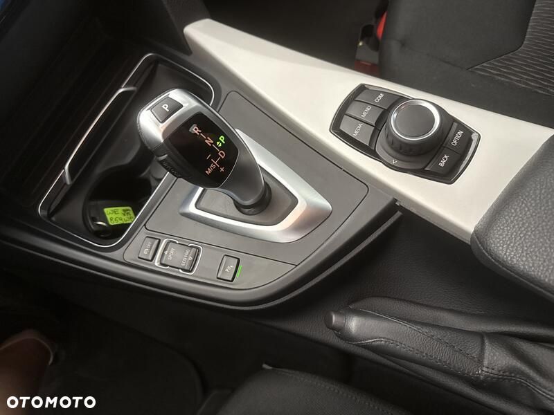 BMW Seria 3 320i GPF - 17