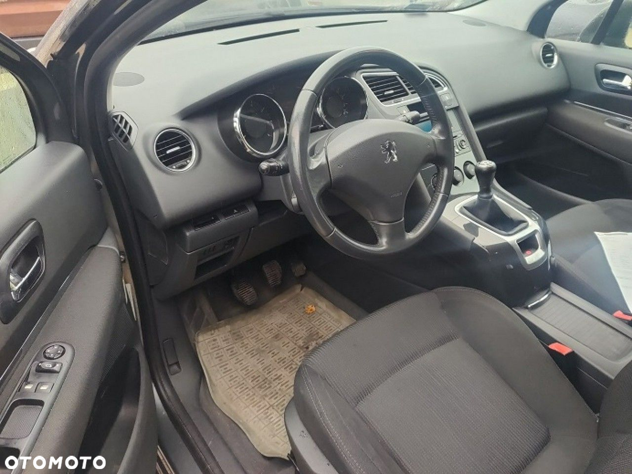 Peugeot 5008 - 8