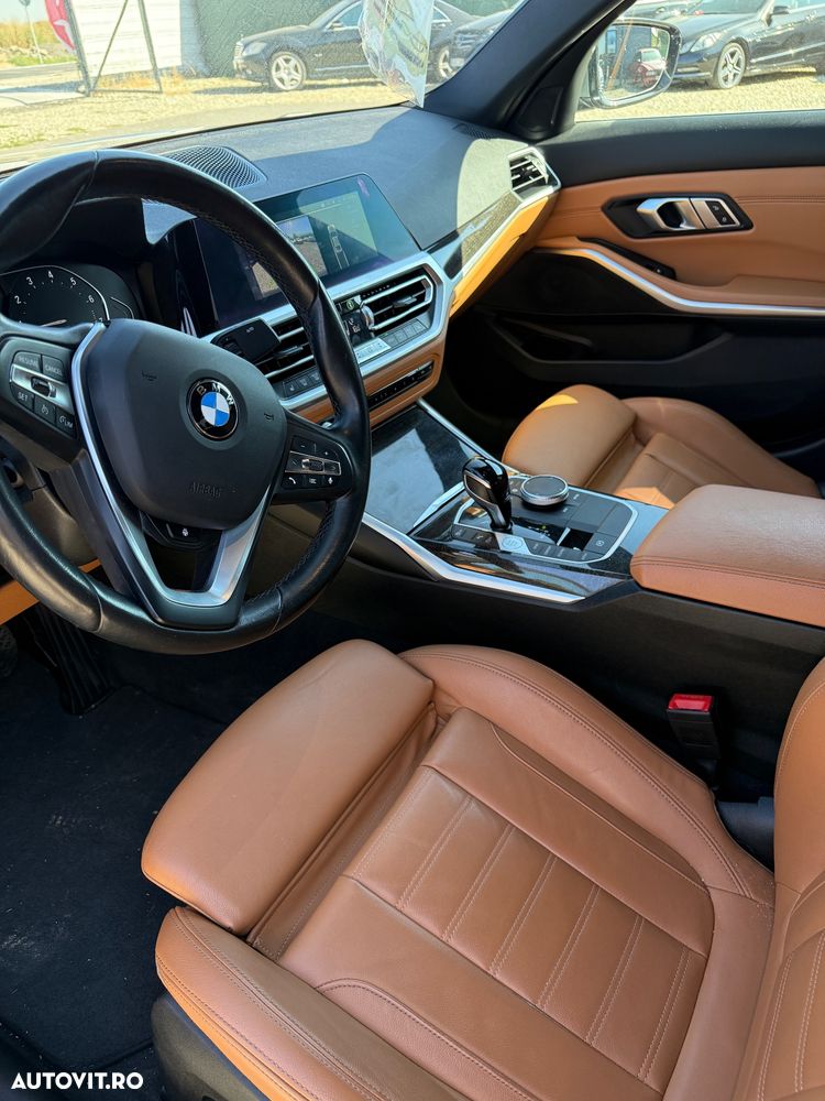 BMW Seria 3 330i xDrive AT - 10