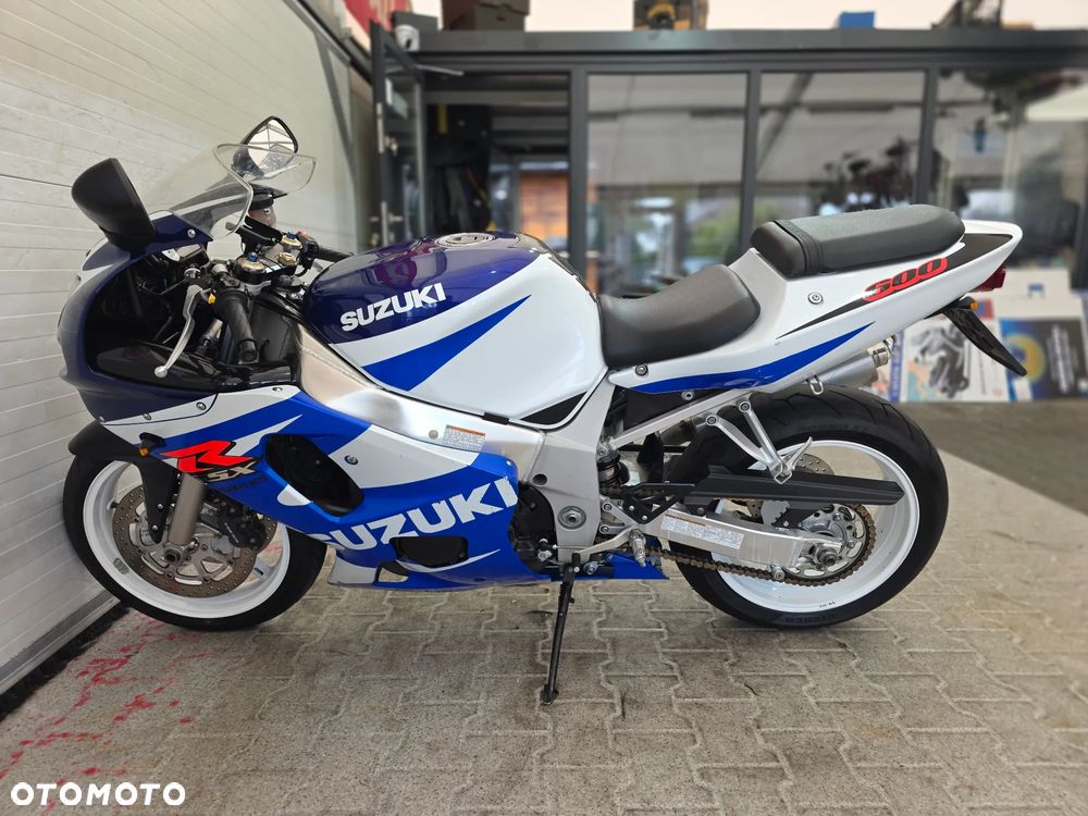 Suzuki GSX-R - 25
