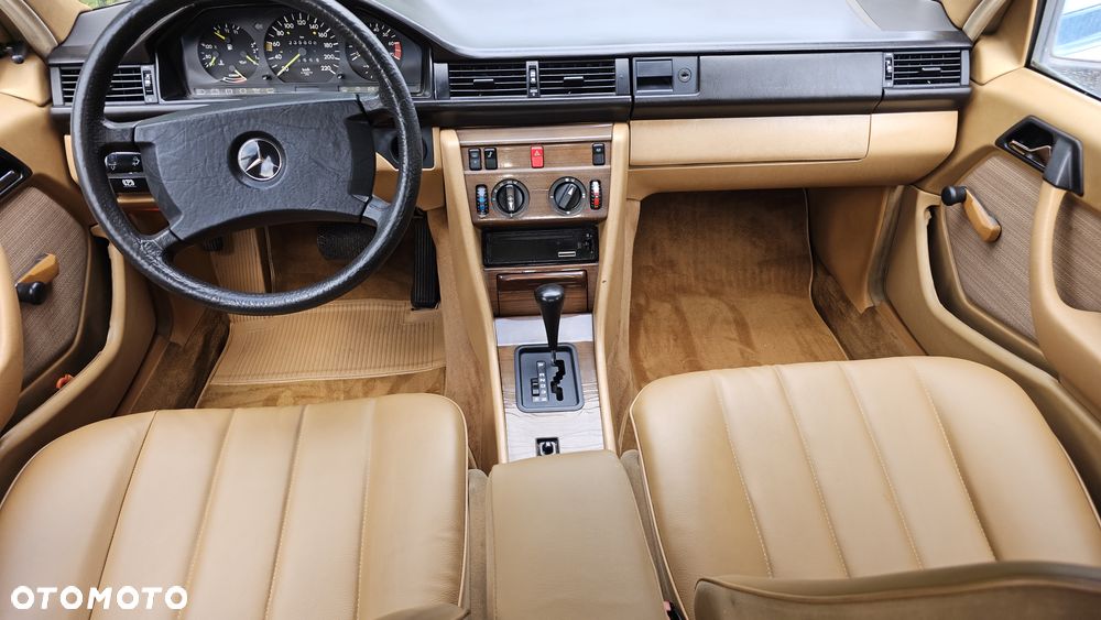 Mercedes-Benz W124 (1984-1993) - 25