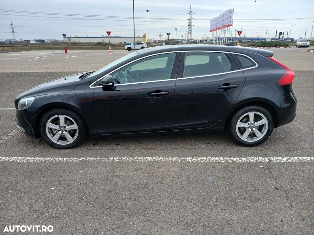Volvo V40 D2 Momentum - 4