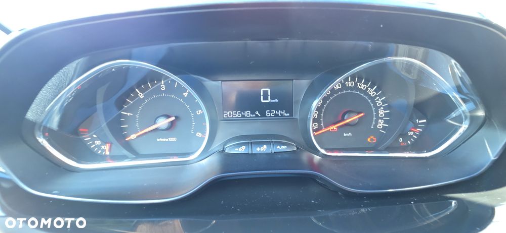 Peugeot 208 - 7