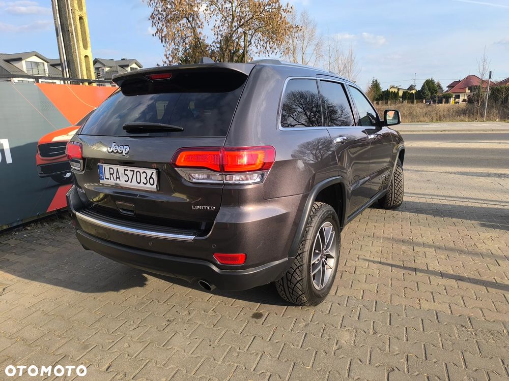 Jeep Grand Cherokee - 35