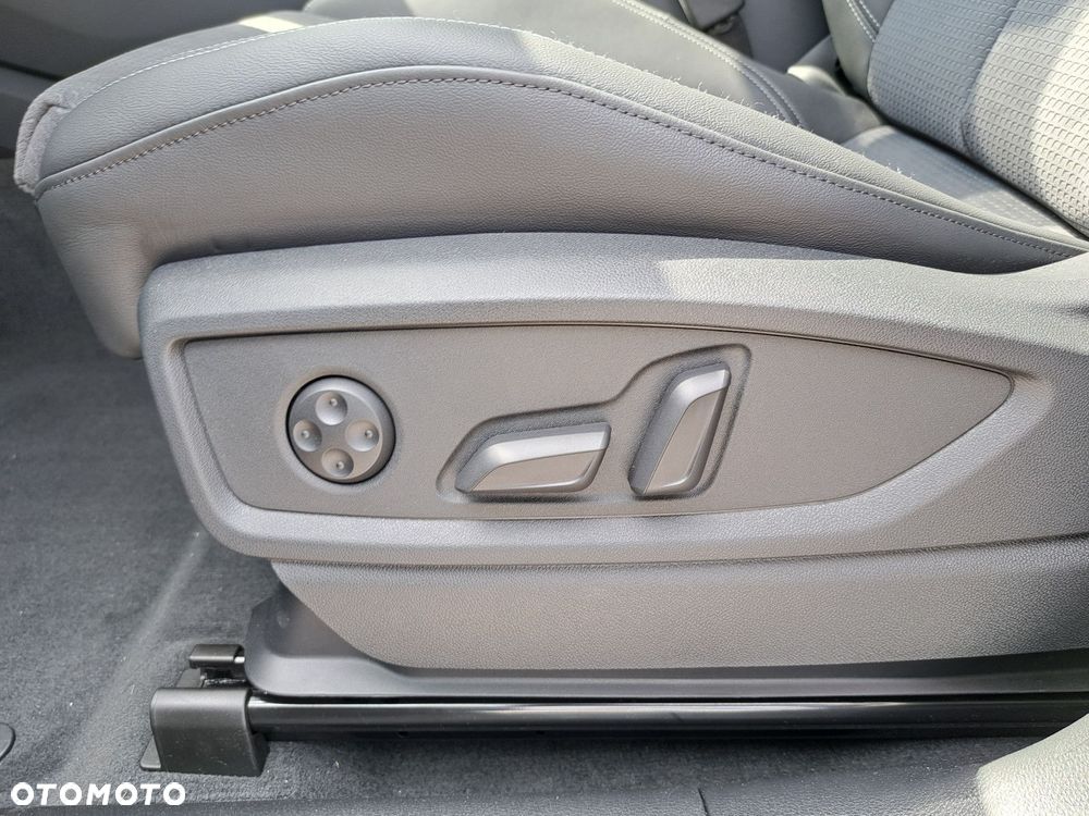 Audi Q5 Sportback - 16