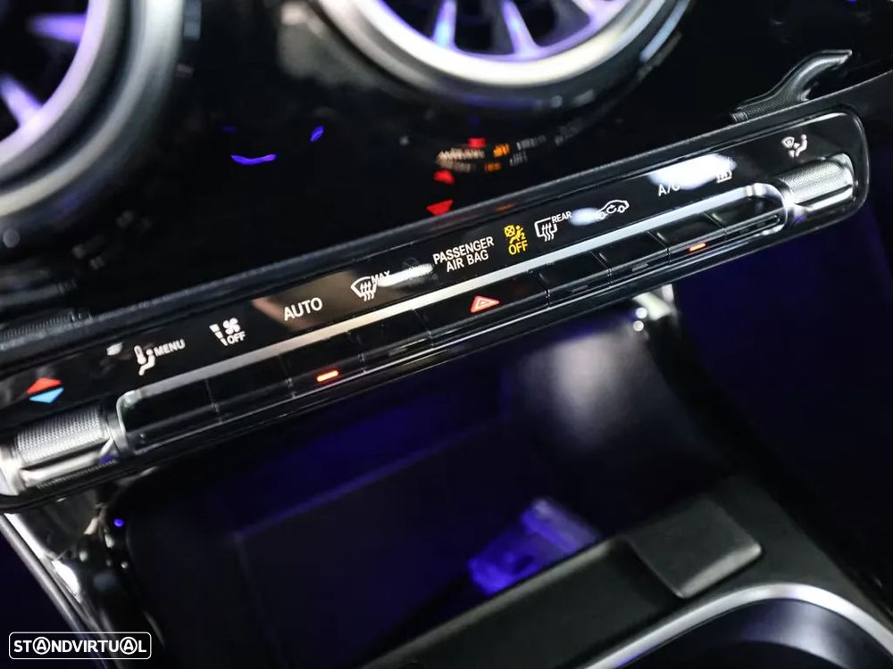 Mercedes-Benz A 250 e AMG Line - 13