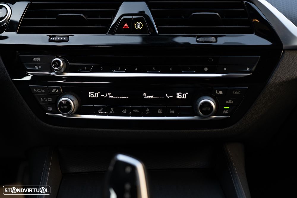 BMW 520 e Pack M - 10