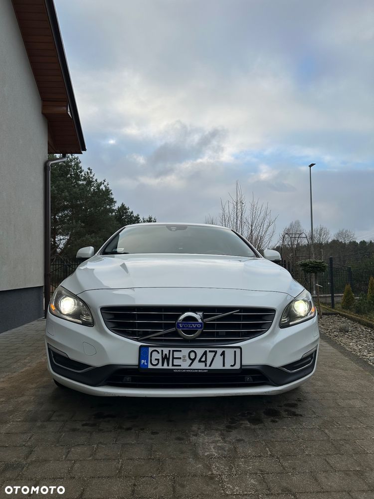 Volvo S60 D4 Drive-E Momentum - 23