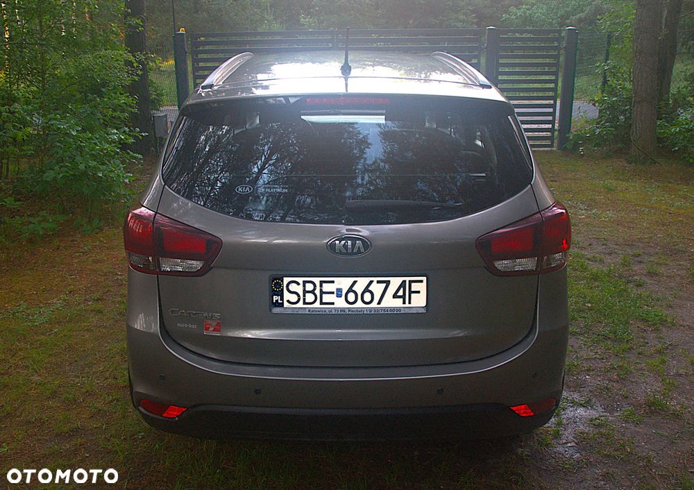 Kia Carens - 8