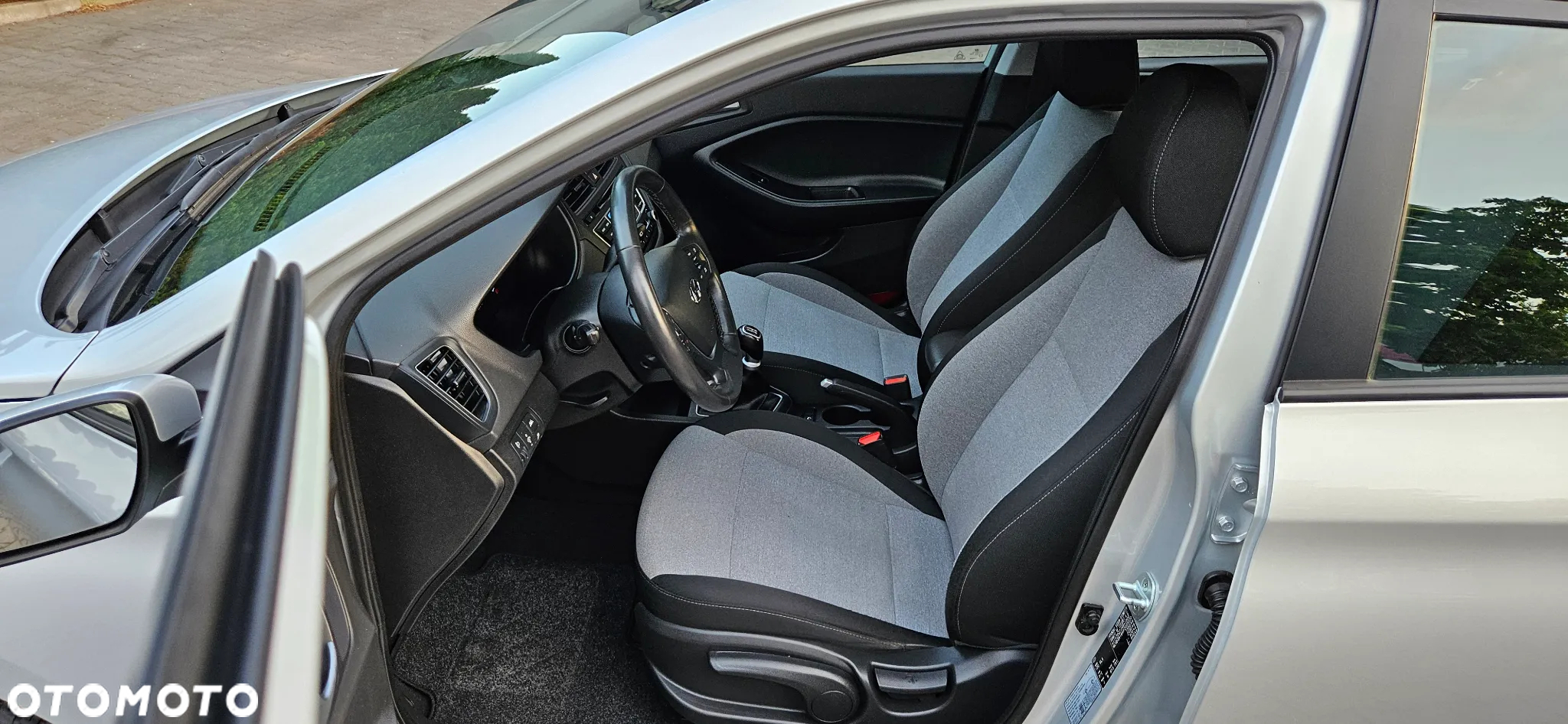 Hyundai i20 1.2 YES Silver - 20