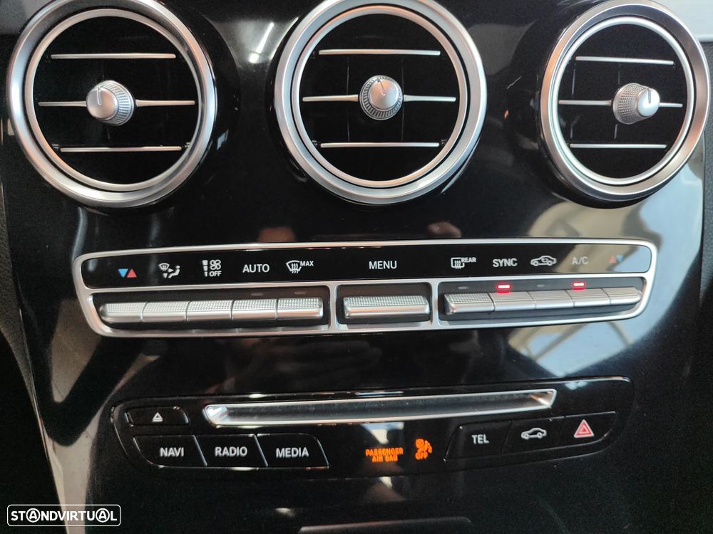Mercedes-Benz C 250 d 9G-TRONIC AMG Line — fotografia 32