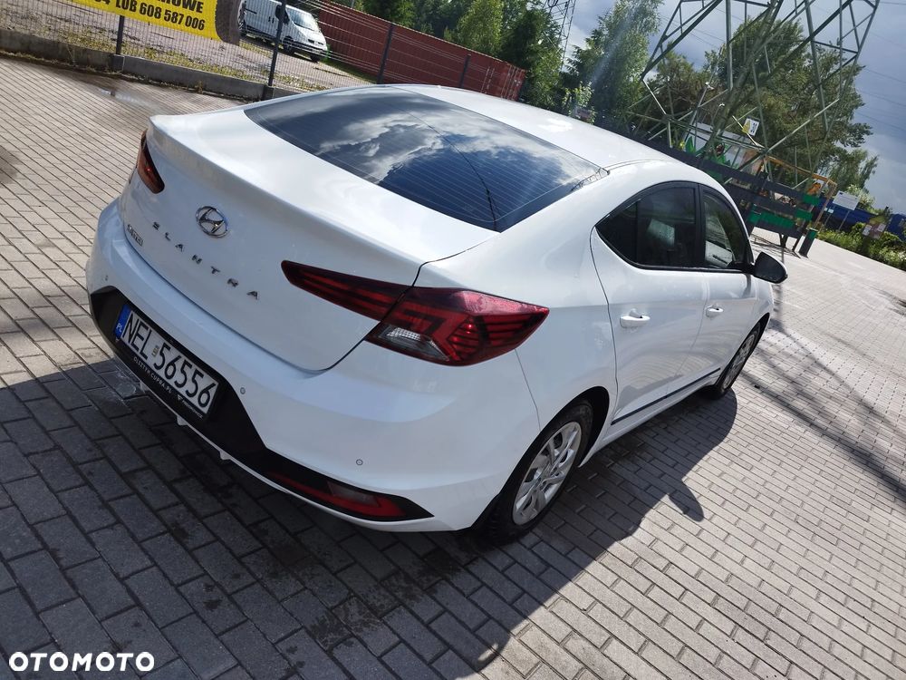 Hyundai Elantra 1.6 Classic Plus - 2