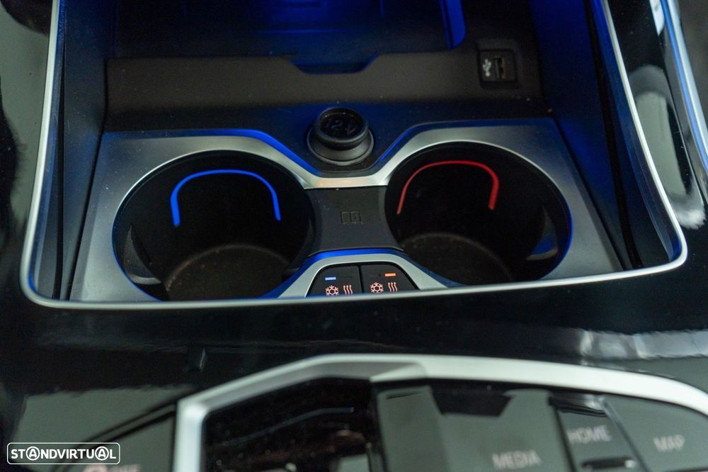 BMW X7 40 d xDrive Pack M Desportivo - 39