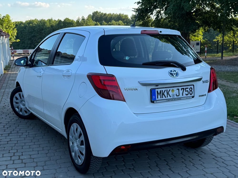 Toyota Yaris - 10