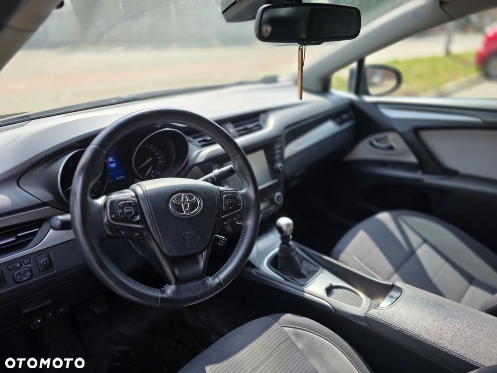 Toyota Avensis 1.8 Premium - 7