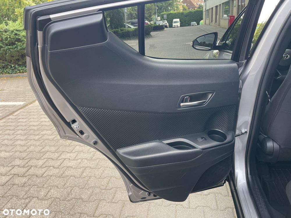 Toyota C-HR 2.0 Hybrid Team Deutschland - 22