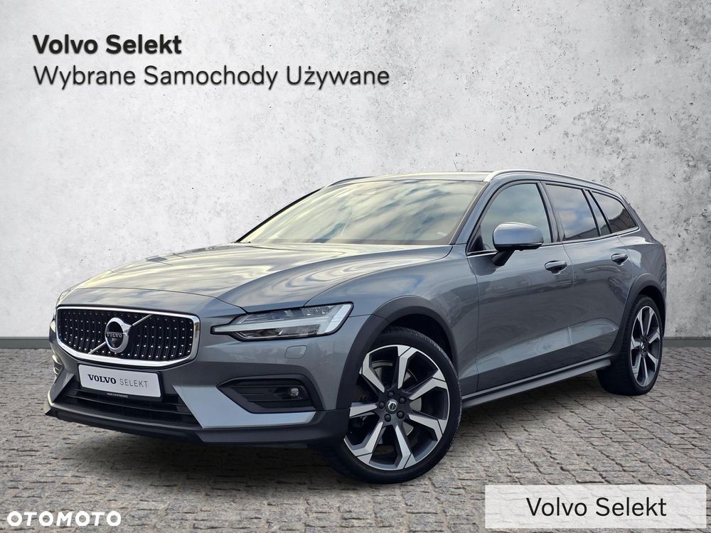 Volvo V60 Cross Country - 1