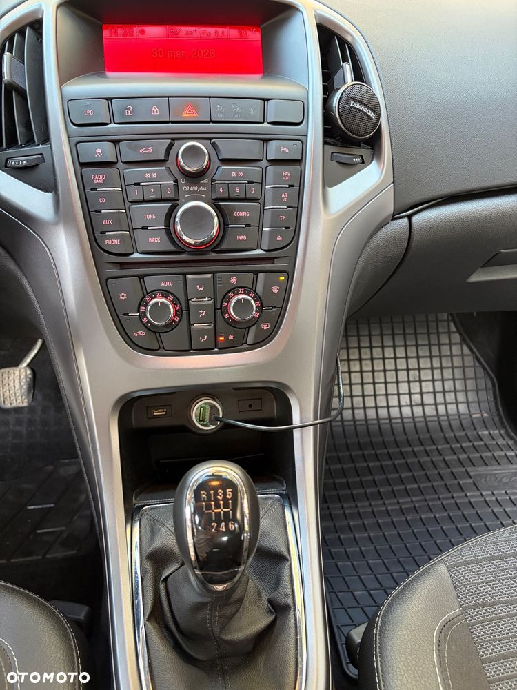 Opel Astra 1.4 T Active EU6 - 11