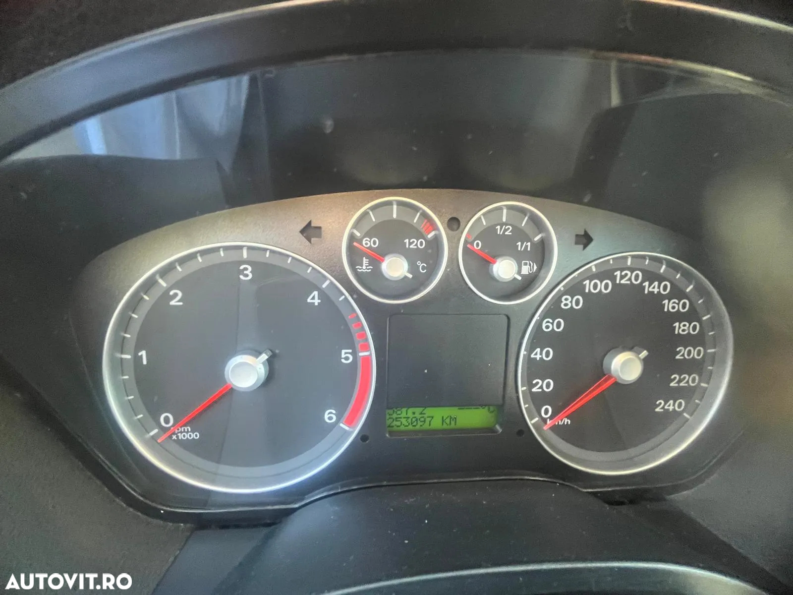 Ford C-Max - 3