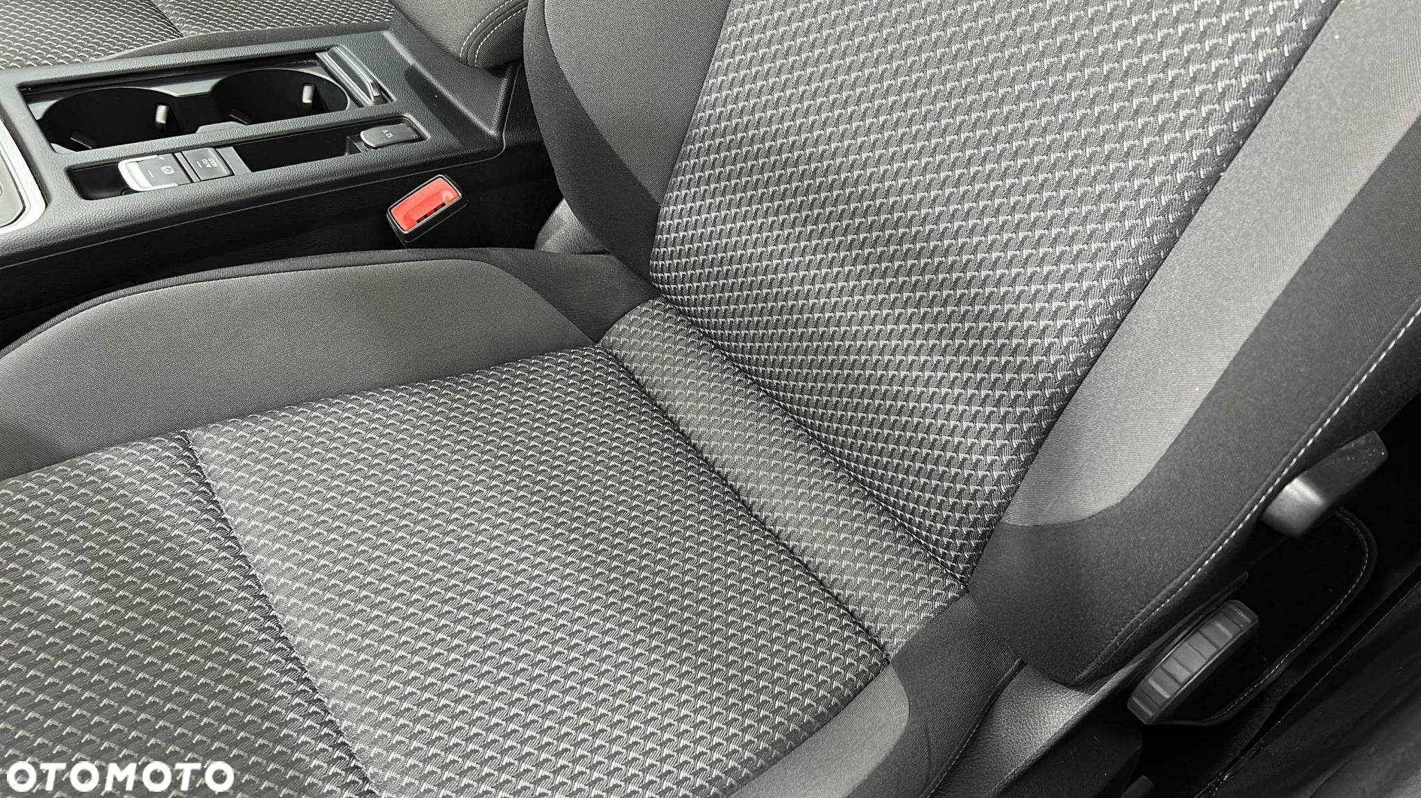 Volkswagen Passat - 15