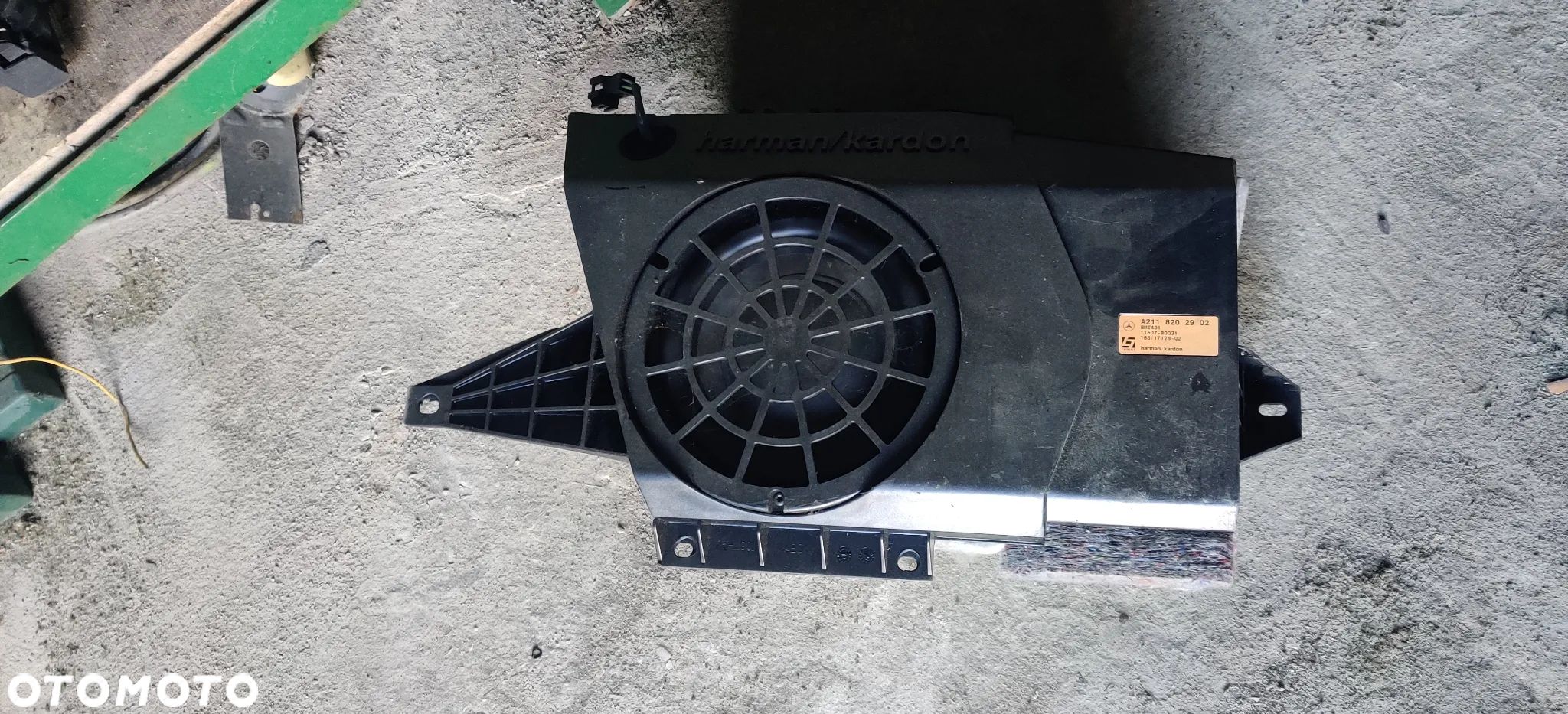 MERCEDES W211 TUBA GLOSNIK SUBWOOFER HARMAN KARDON - 1