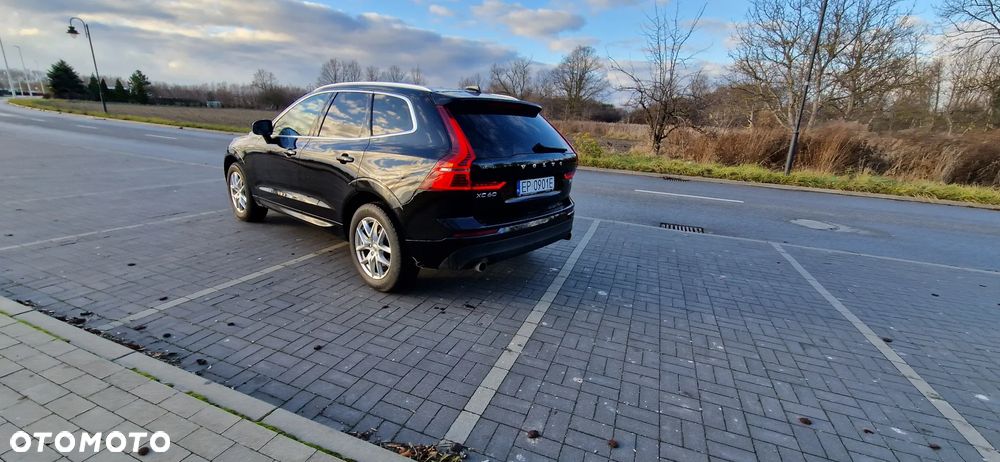 Volvo XC 60 T5 Momentum Pro - 12