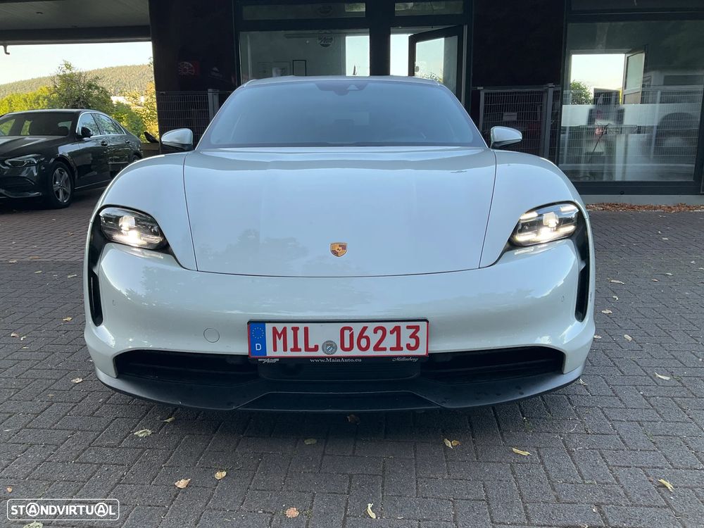 Porsche Taycan Sport Turismo - 3