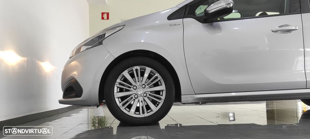 Peugeot 208 1.2 PureTech Style - 39