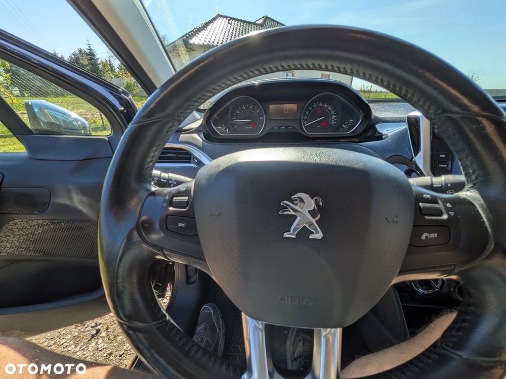Peugeot 208 82 PureTech Style - 11