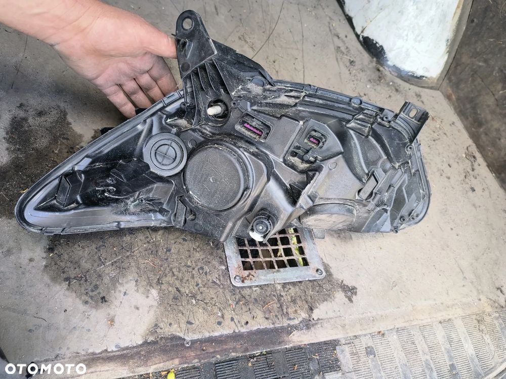 RENAULT CAPTUR I 1 lampa przód przednia prawa SOCZEWKA SREBRNA 260102734R - 3