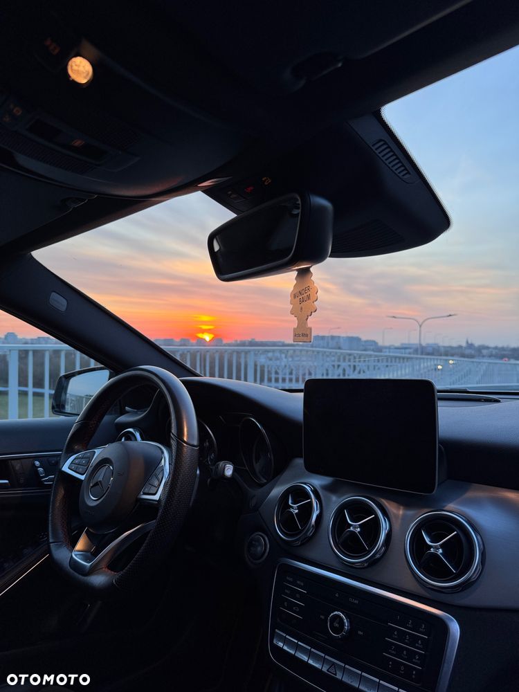 Mercedes-Benz GLA 220 4-Matic AMG Line - 9