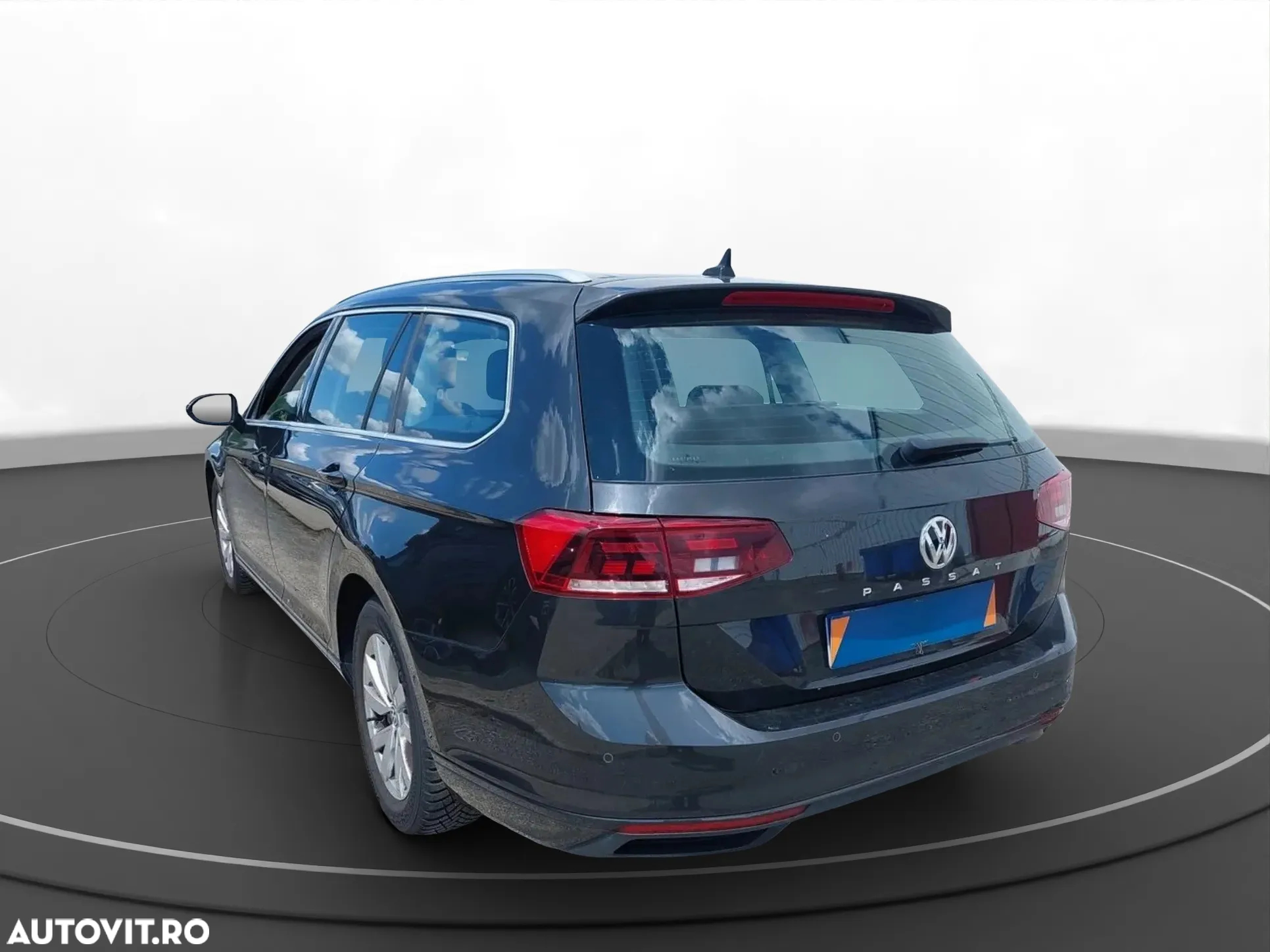 Volkswagen Passat Variant 1.6 TDI (BlueMotion Technology) DSG Comfortline - 3