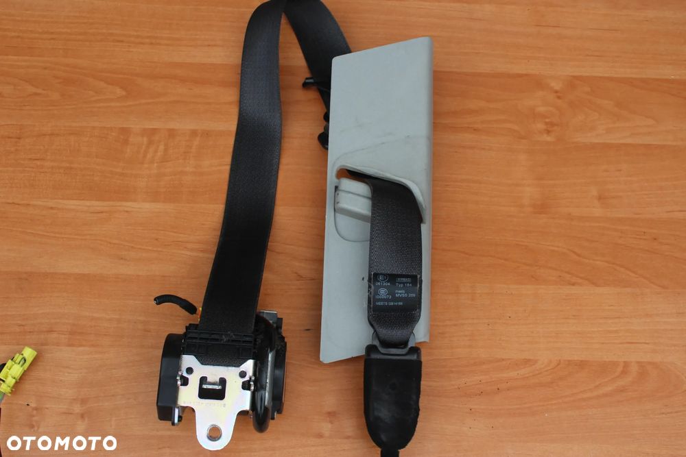 NAPINACZE PASÓW PASY BEZPIECZEŃSTWA OPEL ZAFIRA C - 3