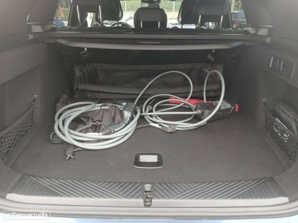 BMW X3 30 e xDrive Pack M Desportivo - 32
