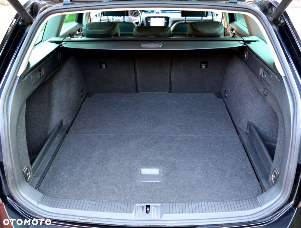 Volkswagen Passat 2.0 TDI SCR DSG Elegance - 26