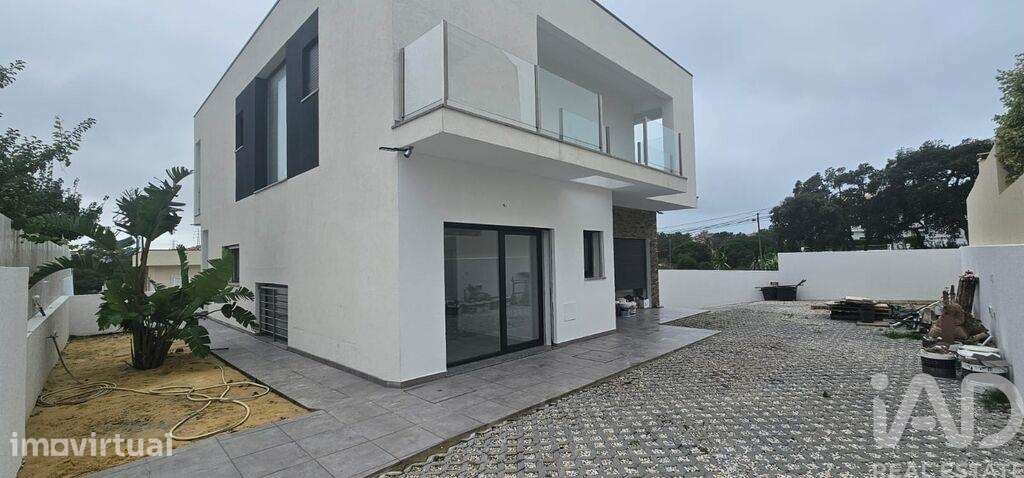 Casa / Villa T4 em Charneca De Caparica E Sobreda de 260,00 m2 - Grande imagem: 4/30