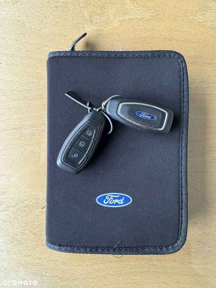 Ford Kuga - 11