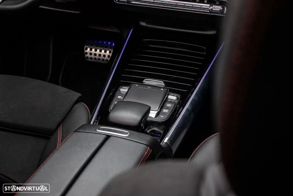 Mercedes-Benz GLA 250 e AMG Line - 38