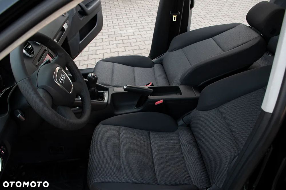 Audi A3 Sportback 1.6 Attraction - 28