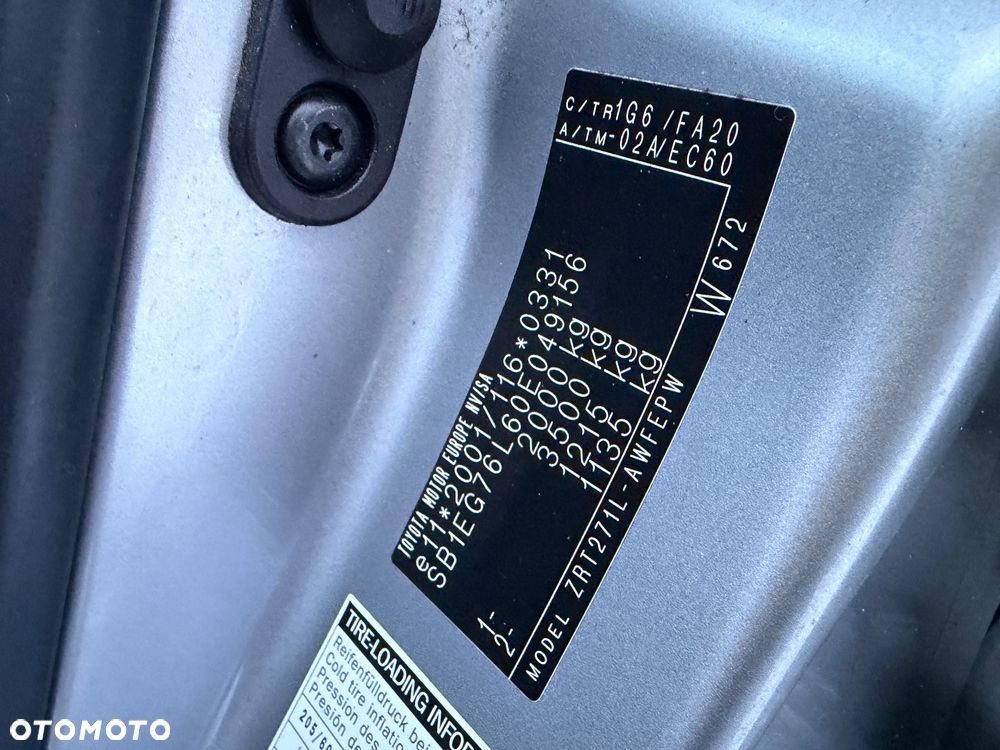 Toyota Avensis 1.8 Sol NAVI - 4