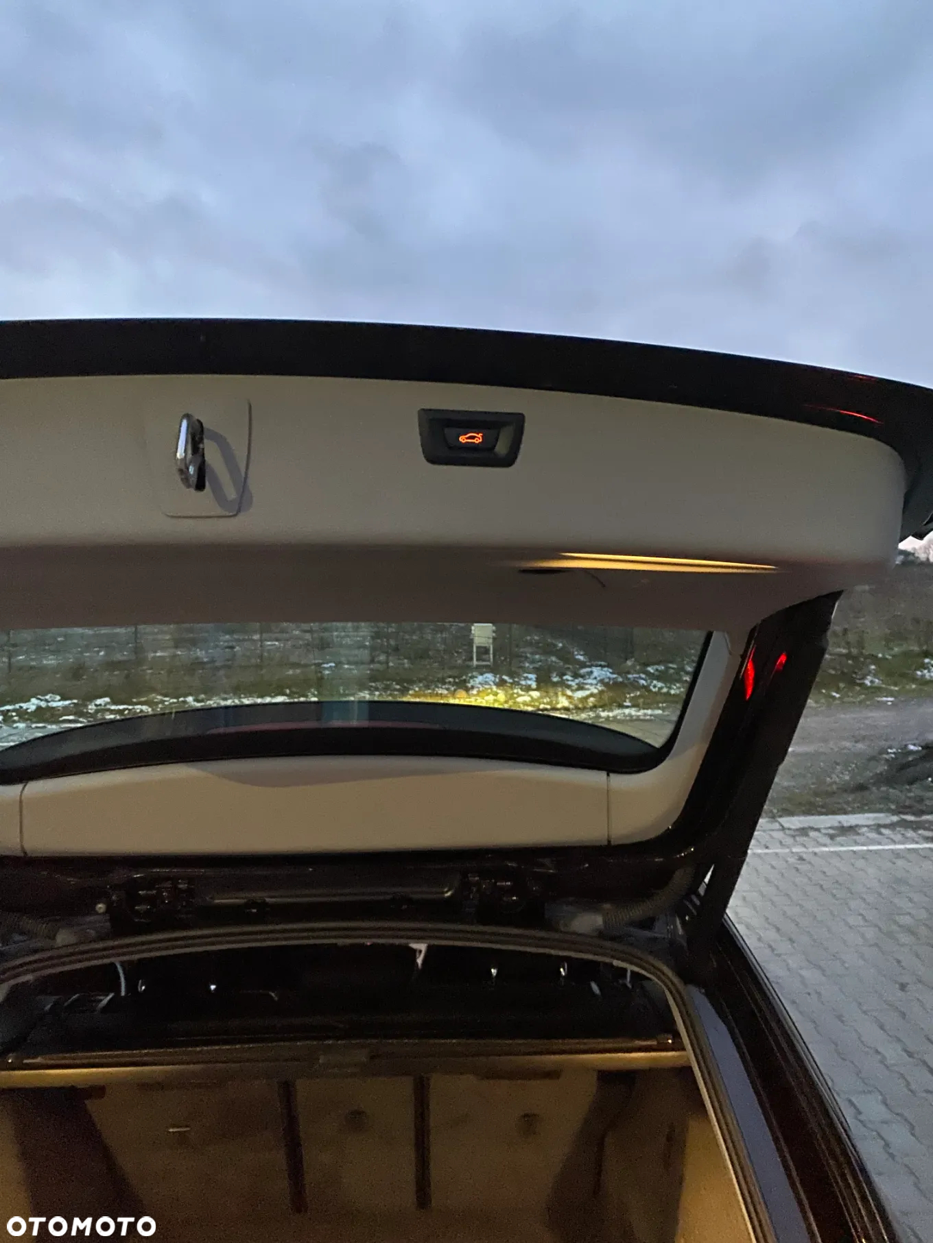 BMW Seria 3 318d Touring Modern Line - 9