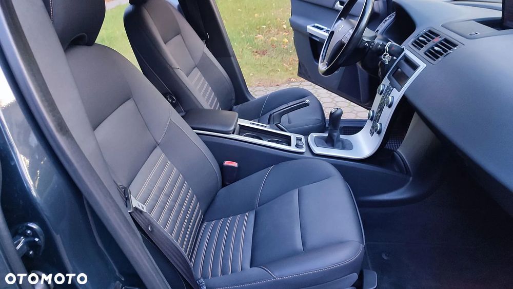Volvo V50 1.6D Momentum - 17