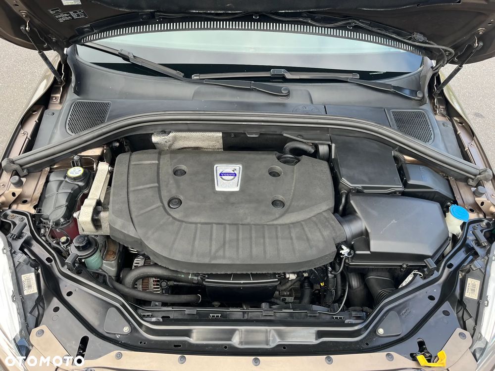 Volvo XC 60 2.4D AWD Momentum - 16