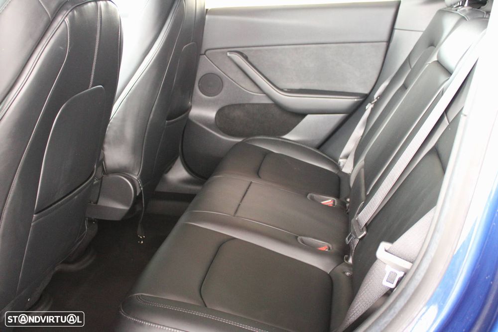 Tesla Model Y Long Range Dual Motor AWD - 13